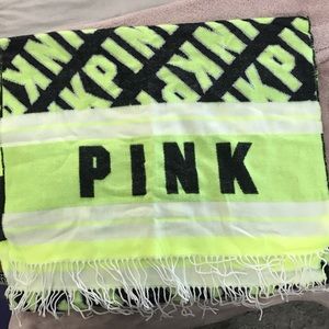 PINK Victoria’s Secret - Oversized Scarf